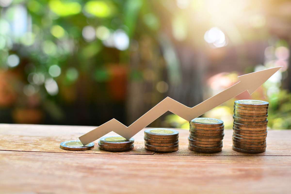 The answer to this question can lead to better returns should I keep investing in the stock market or real estate