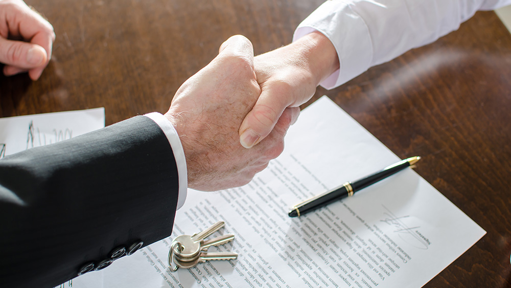 Signing a Commercial Property Lease Agreement